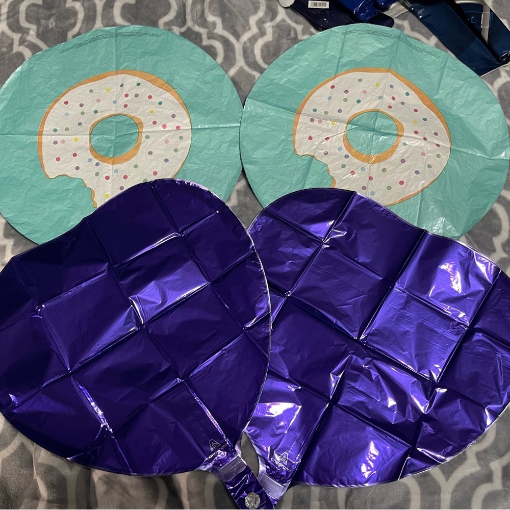 Donut / Heart Helium balloons, 18” 4 ct., new